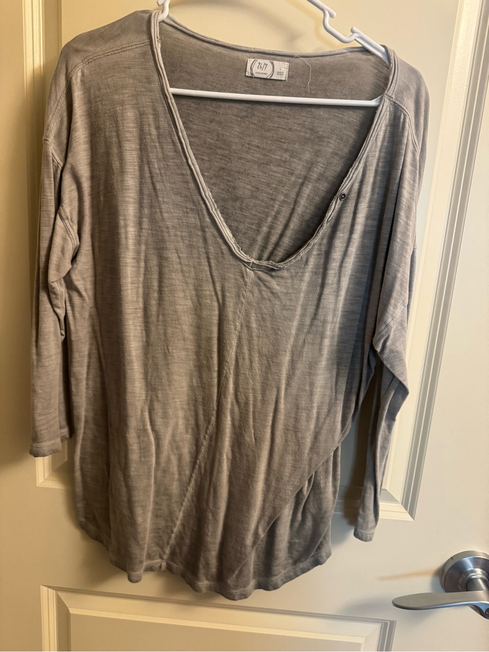 Maurices Heather Gray V-Neck Long Sleeve Tee